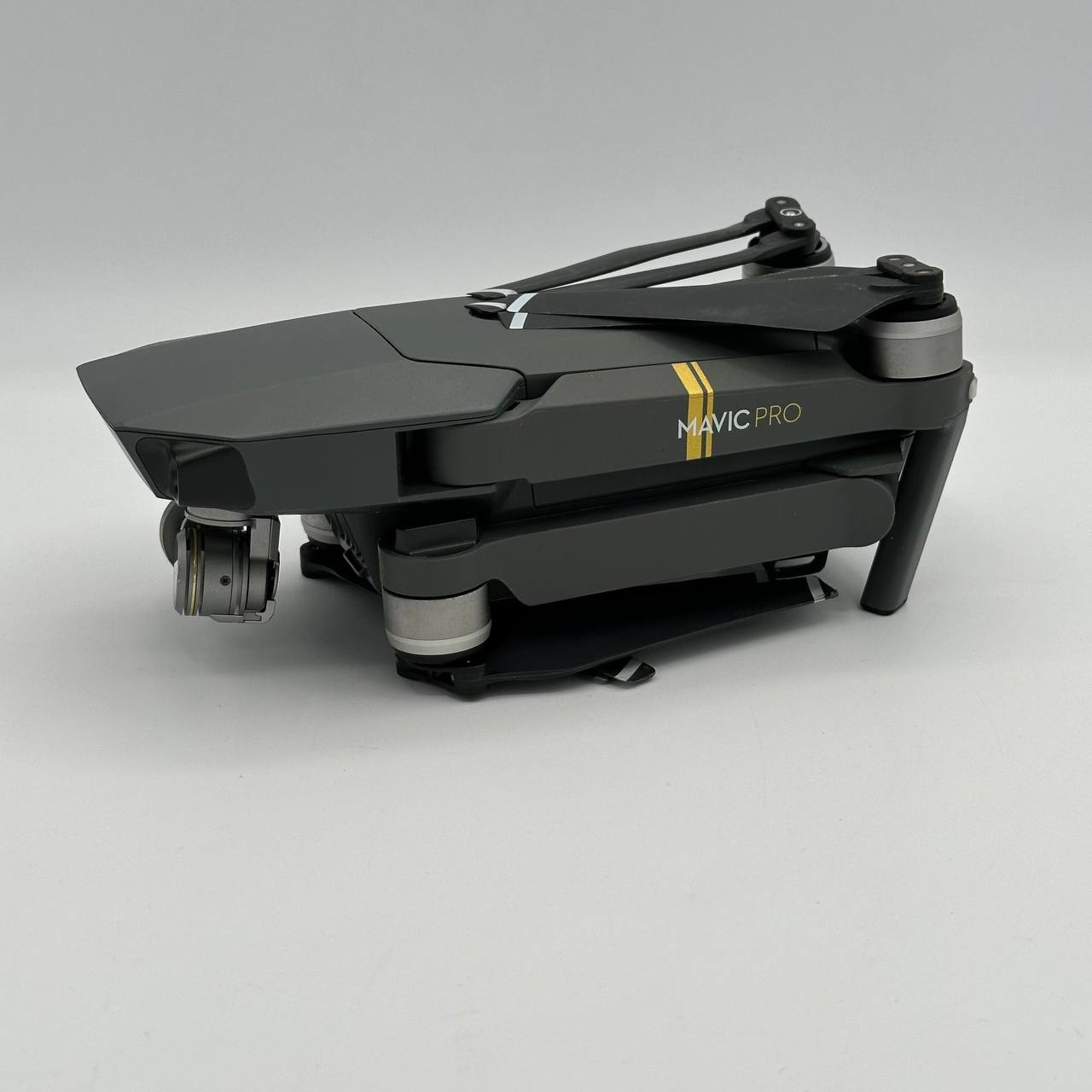 DJI - Mavic Pro Drone Quadcopter with Remote Controller