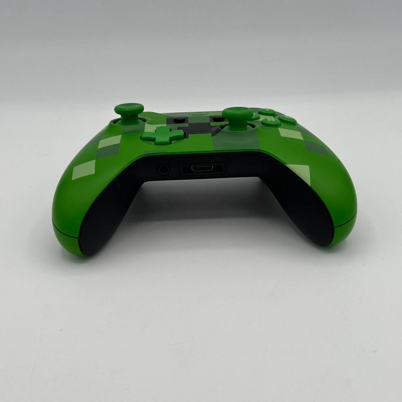 Microsoft Xbox One S 1TB 1681 Console Gaming System Minecraft Limited Edition