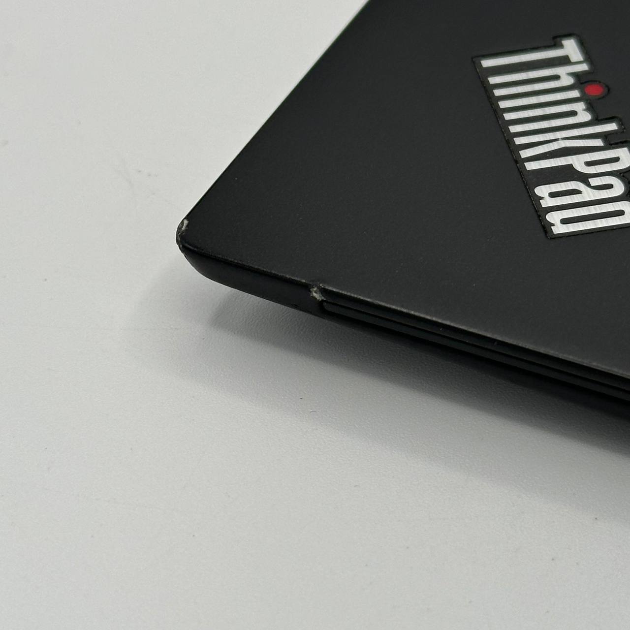 Lenovo ThinkPad T490s 14" i5- 8365U 8GB RAM 256GB SSD