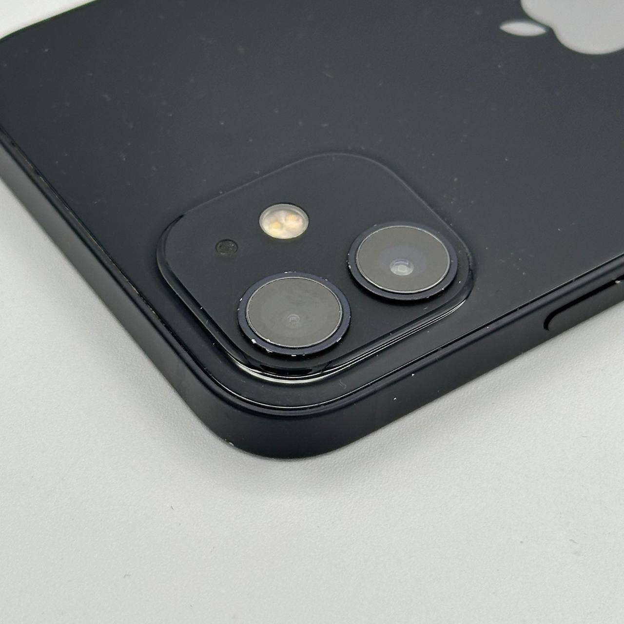 Apple iPhone 12 64GB Black
