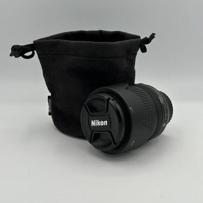 Nikon AF-S DX NIKKOR 18-105mm F/3.5-5.6G ED VR Zoom Lens w/ Hood