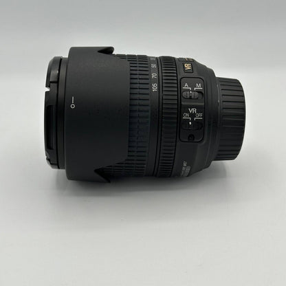 Nikon AF-S DX NIKKOR 18-105mm F/3.5-5.6G ED VR Zoom Lens w/ Hood